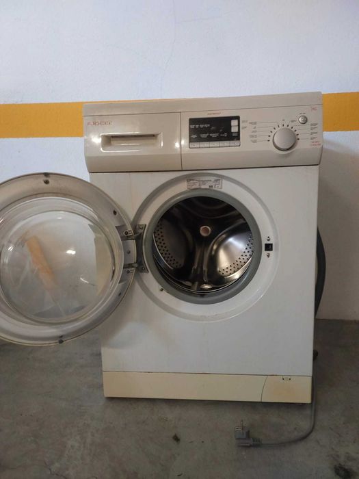 Máquina de lavar roupa jocel