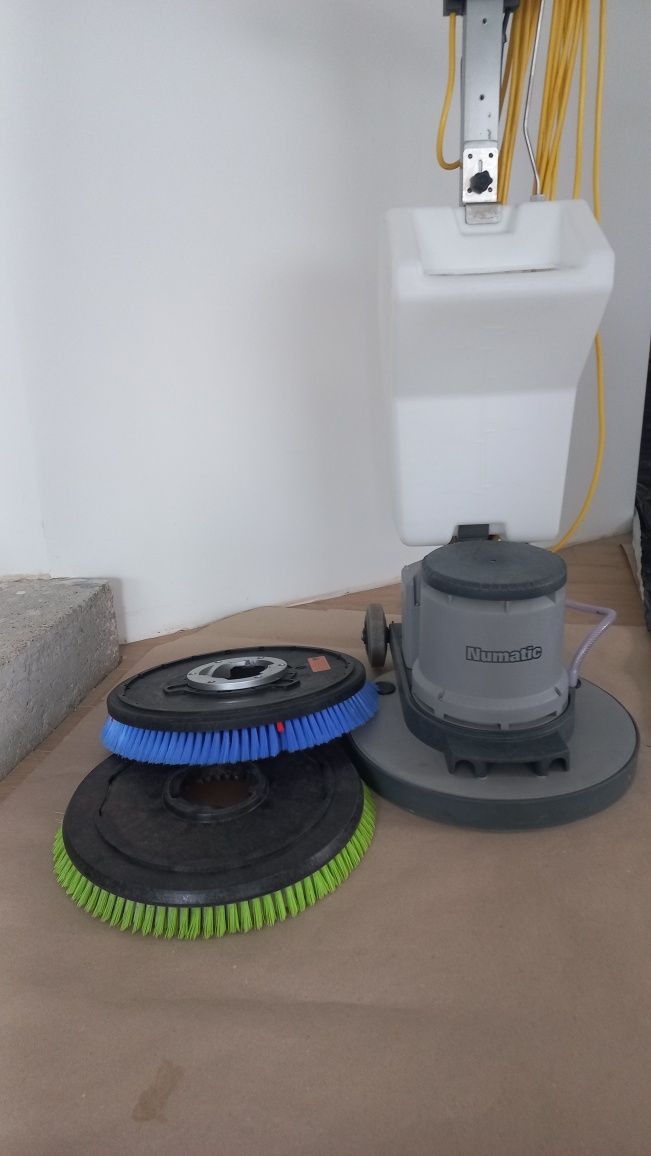 Polerka szorowarka Numatic cykliniarka