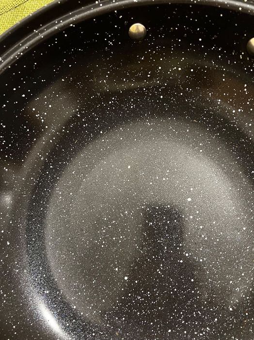 Вакуумна сковорідка supretto wok з кришкою