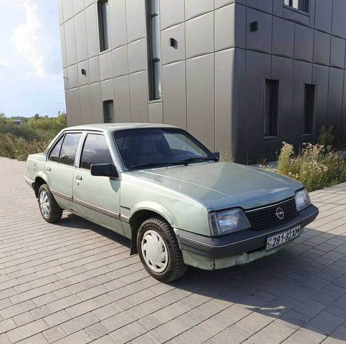 Продам Opel Ascona на автоматі ( АКПП ) у відмінному стані