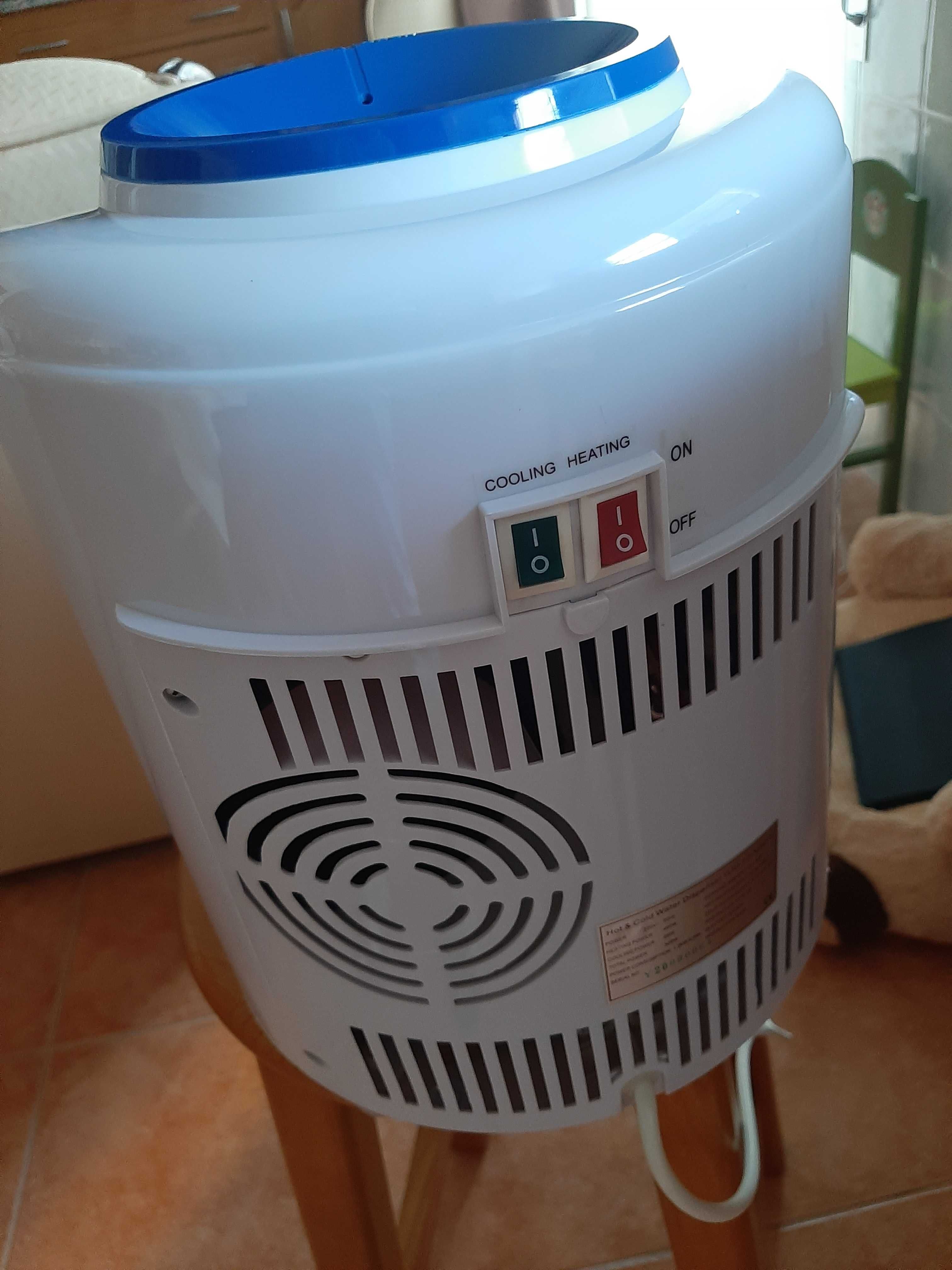 Distribuidor de Agua  prático
