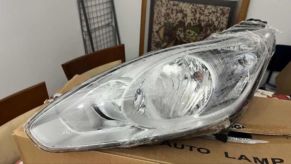 Otica lado esquerdo Ford Grand C-Max 2011