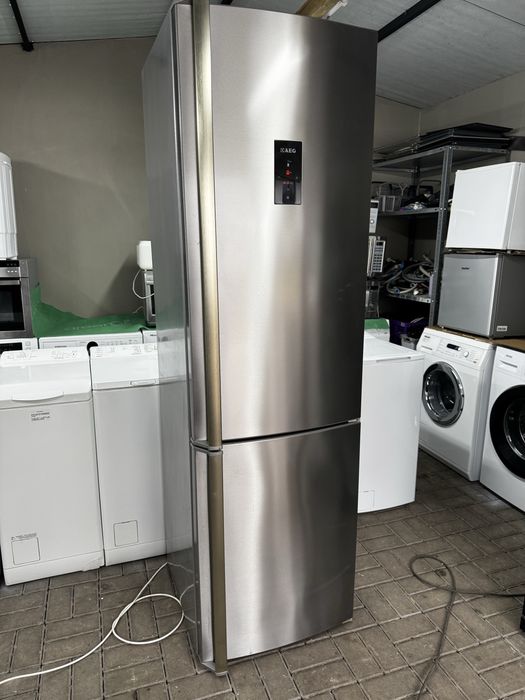 Lodówkę Zamrażarkę firmy AEG S83920CMXF 200cm A++ 350l INOX