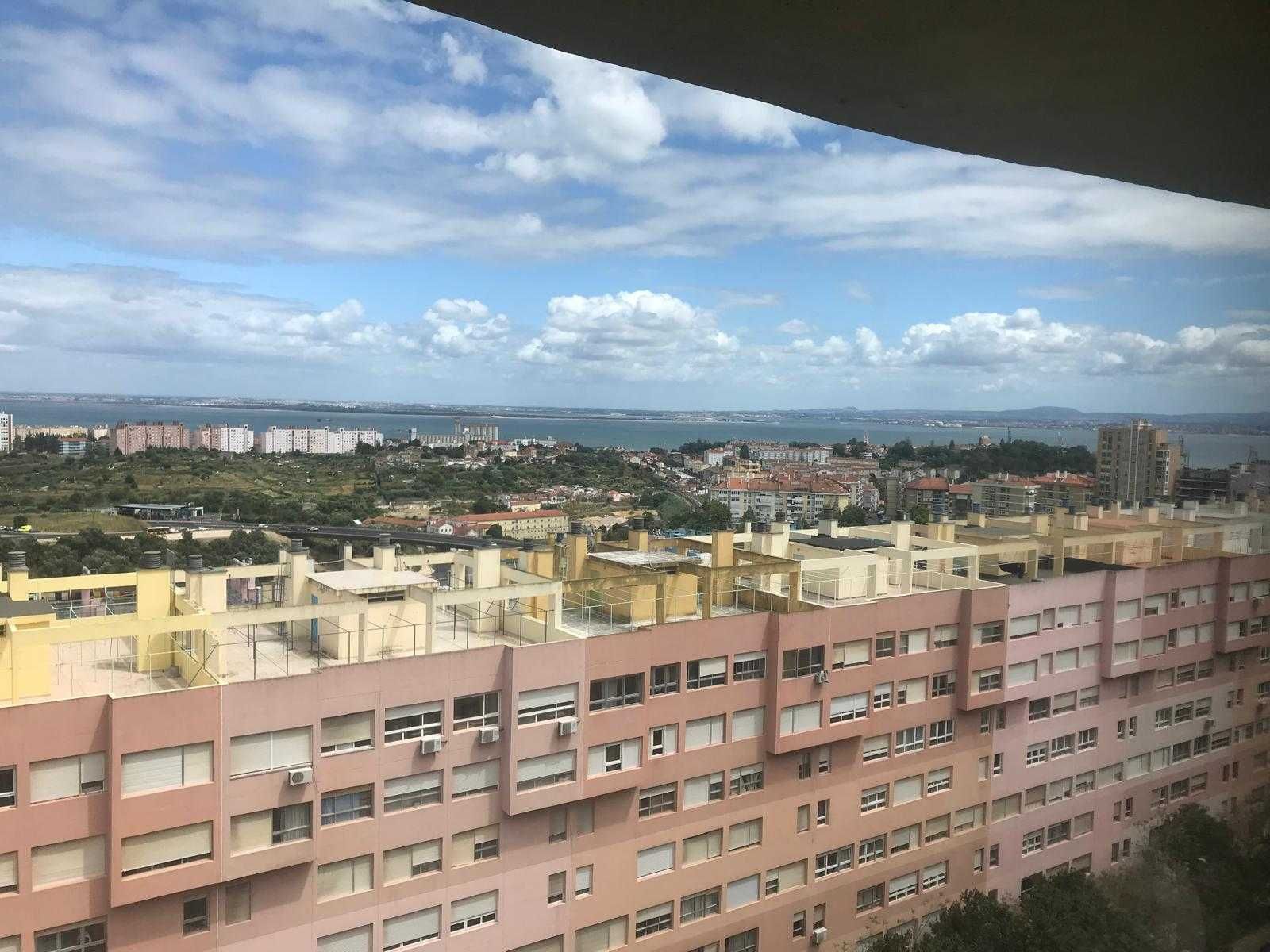 Apartamento T1 nas Olaias em Lisboa com vista rio
