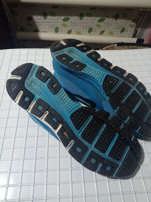 Спортивні кросівки чоловічі