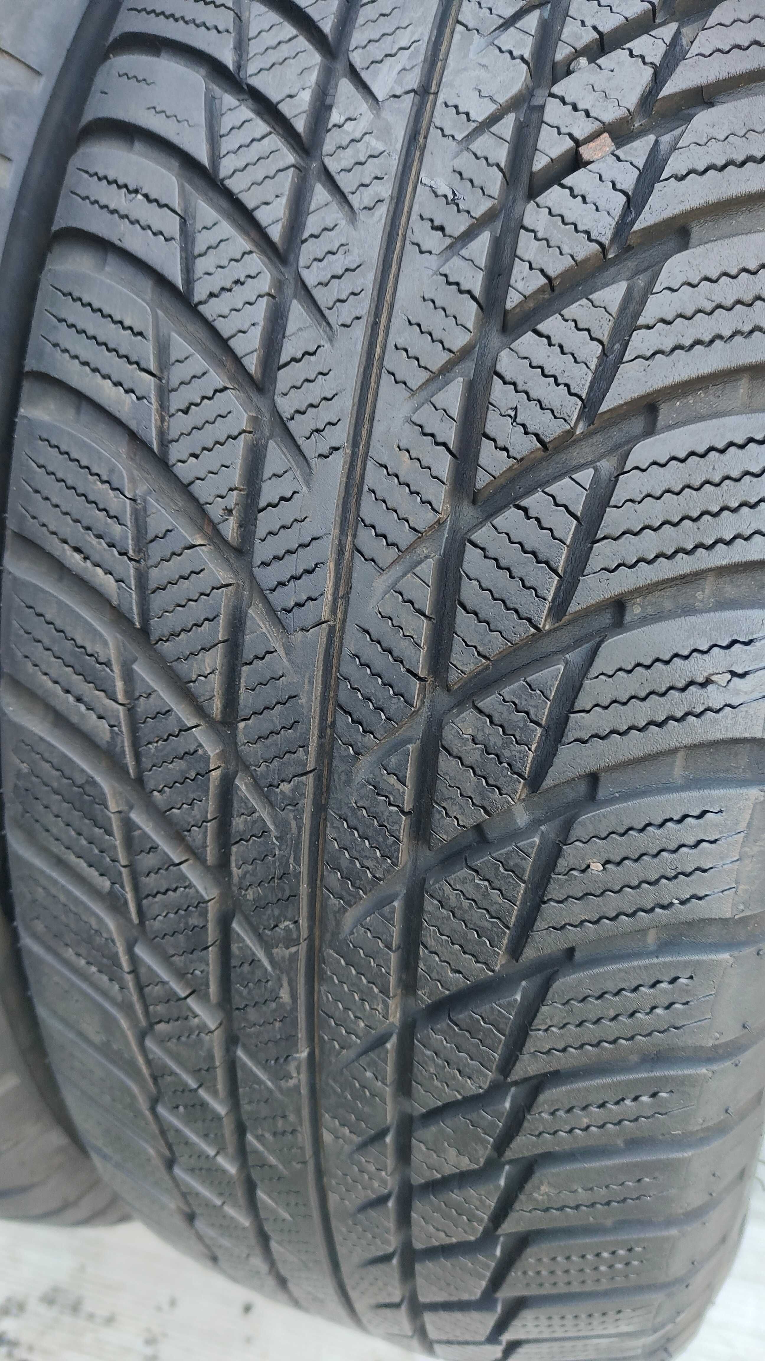 Opony Zimowe 205/60/17 Bridgestone 2szt 2020r MB
