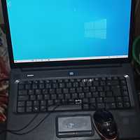 Portátil HP com Windows 10 Pro e carregador e rato