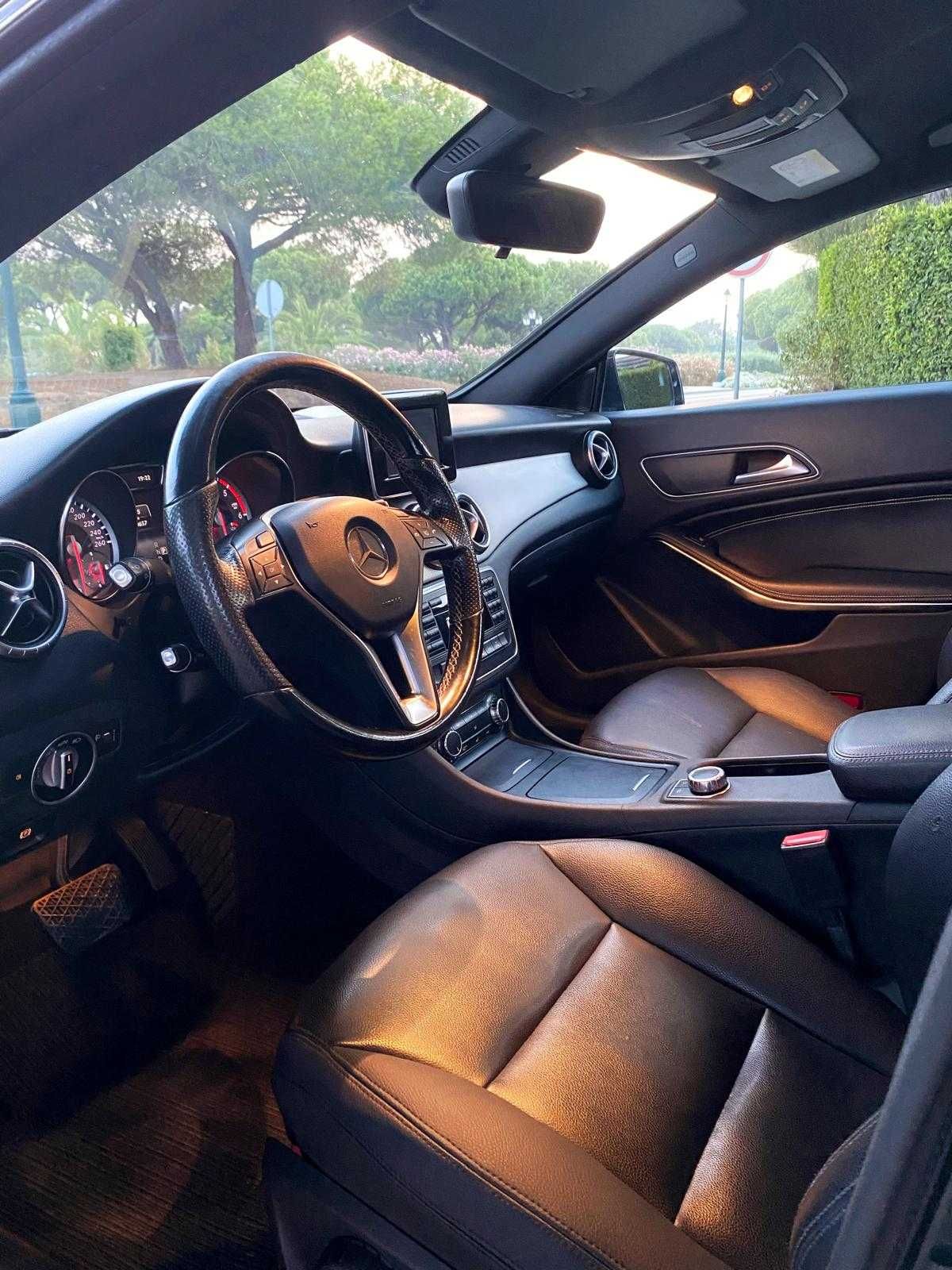Mercedes-Benz CLA 180 - AUTOMÁTICO