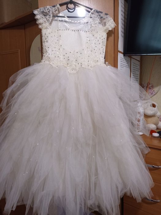 Плаття святкове.