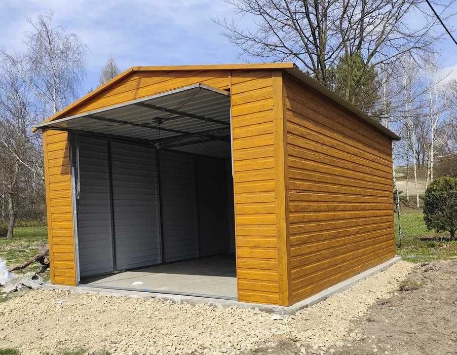 Mały Ładny Garaż Blaszany Drewnopodobny/ Schowek/ Garaże – Maj-Blach
