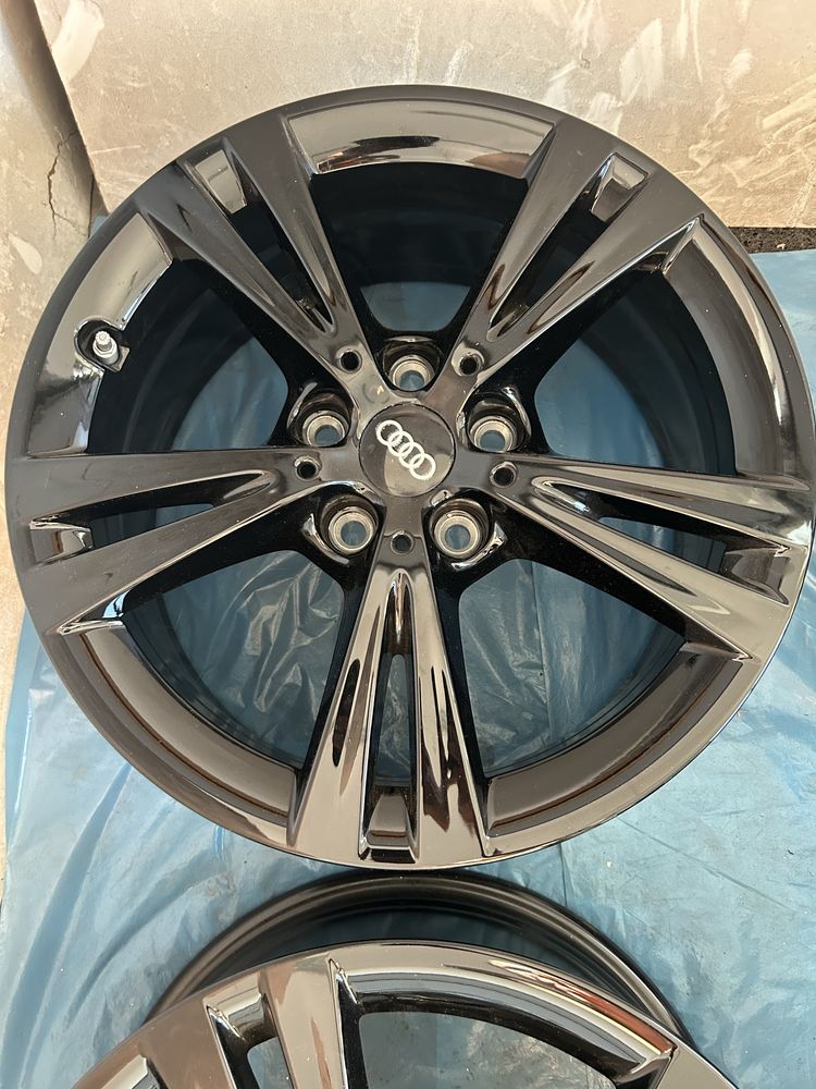 262 Felgi Aluminiowe AUDI R 17 5x112 otwór 66,6 IDEALNE czarne