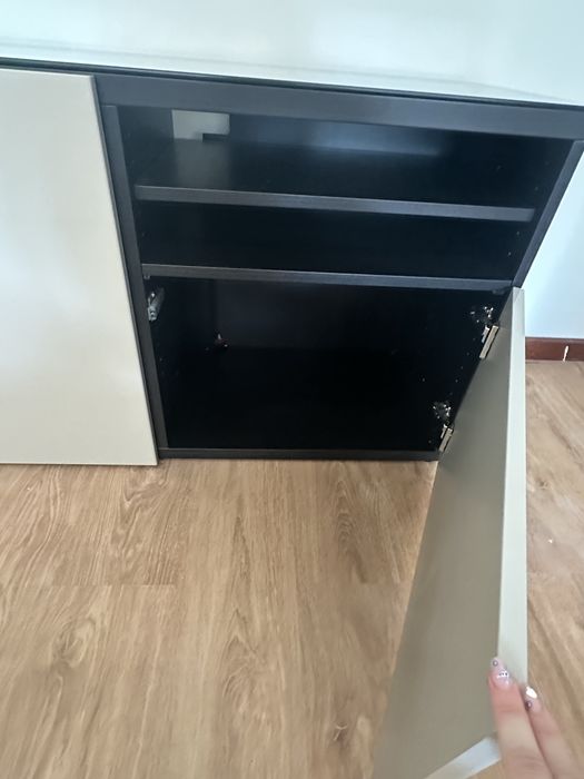 Vendo móvel de TV / aparador moderno, em excelente estado.