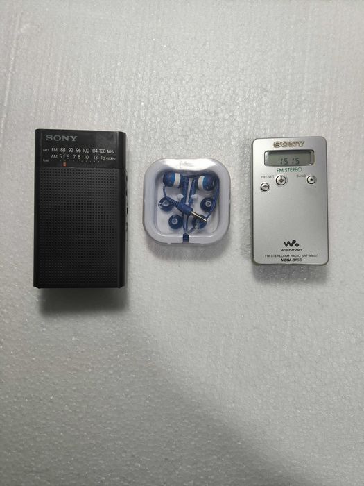 Радіоприймачі Sony SRF-M607, ICF-P26