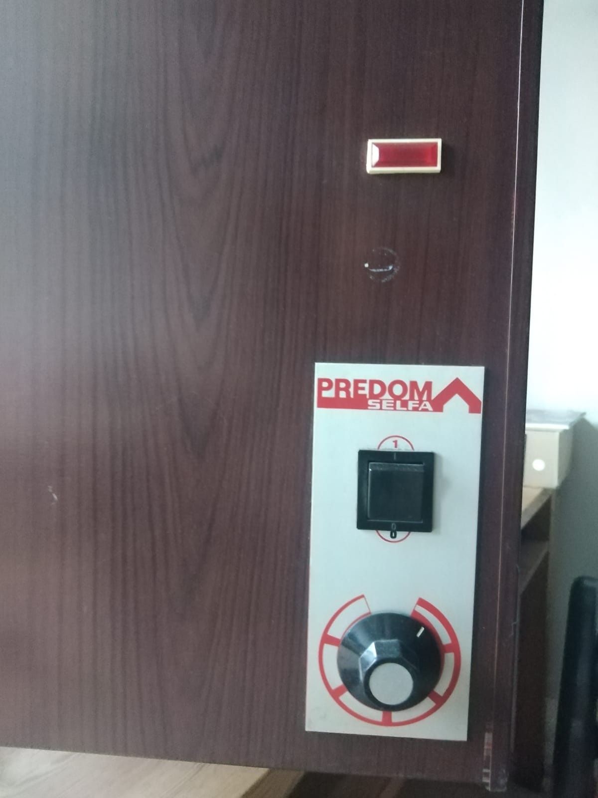 Grzejnik - automatyczny wnętrzowy ogrzewacz płytowy PREDOM-SELFA