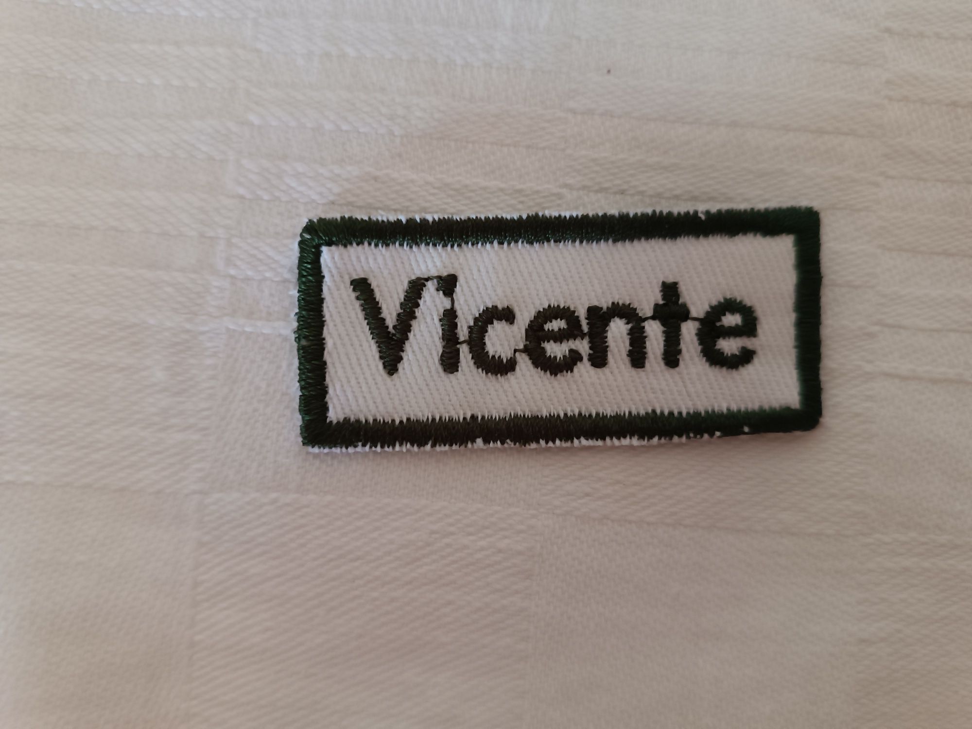 Patches bordados com nome para bibes escolares