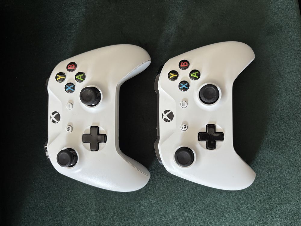 Xbox One S + 2 pady i 3 gry