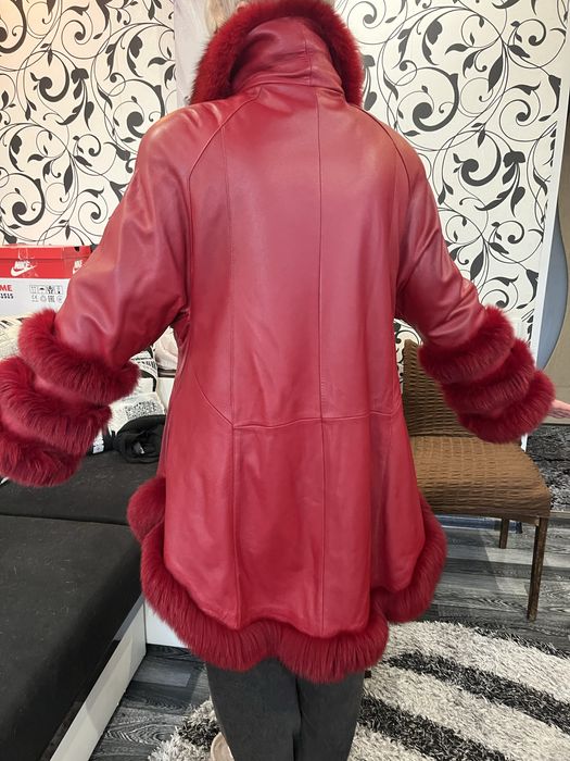 Продаю кожанную манто,состояние хорошое