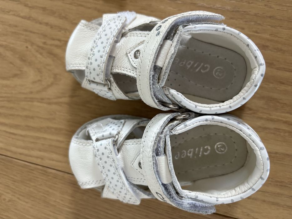 Clibee białe półbuty sandały rozmiar 21 skóra naturalna