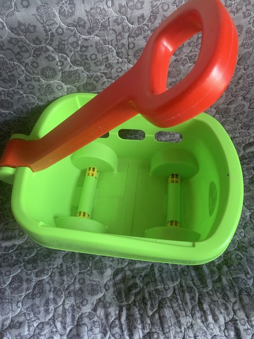 Іграшка возик садівника