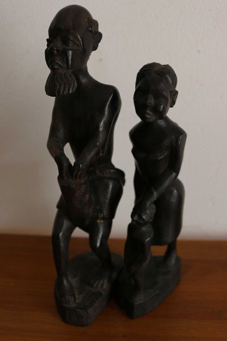 Figuras - Estatuetas africanas em madeira