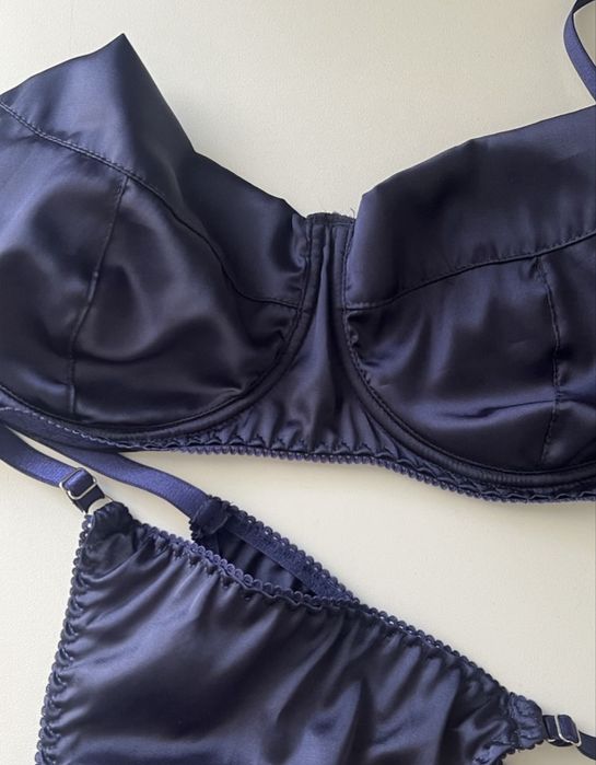 Шовковий комплект білизни