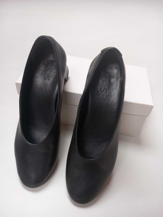 Skórzane buty COS, rozm. 40