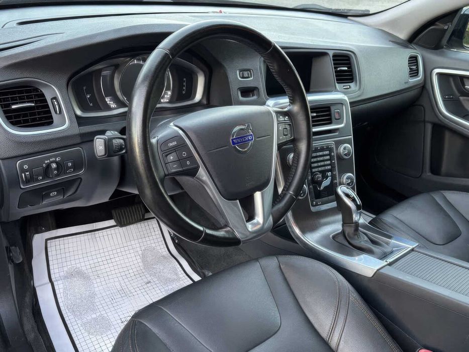 Volvo V60 Cross Country      2016