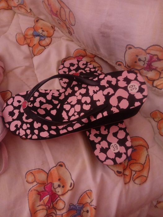 Шльопанці в'єтнамки нові