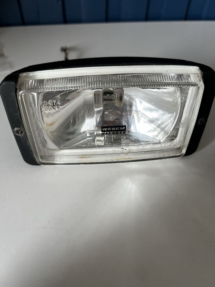Drogowy reflektor halogenowy Wesem H3
