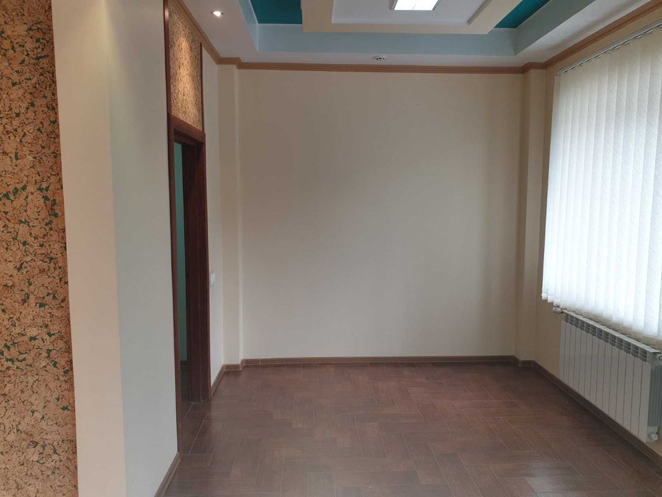 Здається в оренду офісне приміщення в м.Новояворівськ.