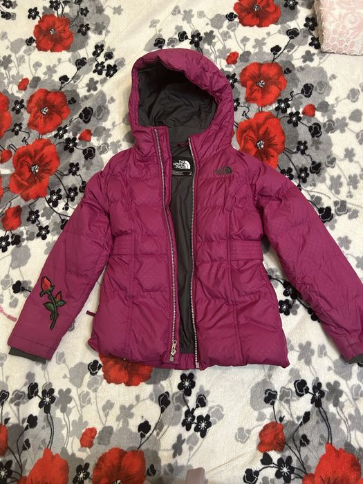 Продам зимову курточку the north face