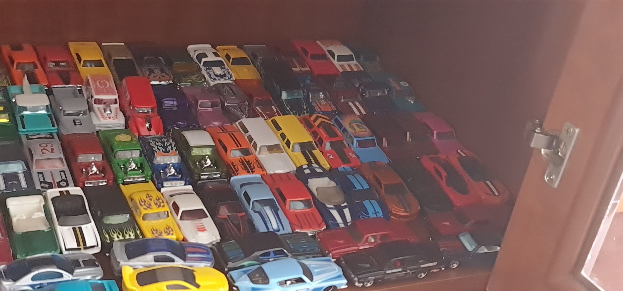 Продам hot wheels