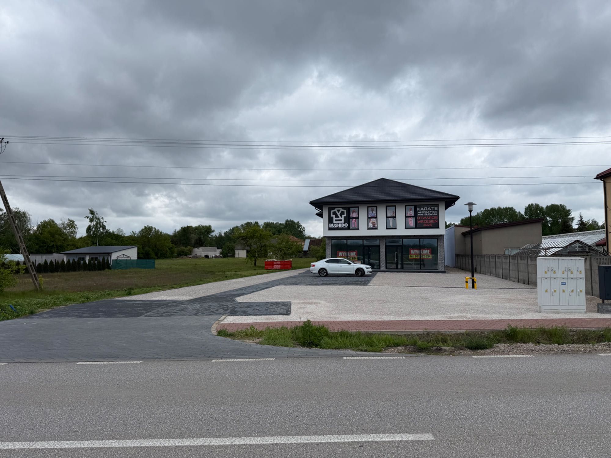 Lokal usługowy 55 m pod Legionowem przy wojewódzkiej drodze