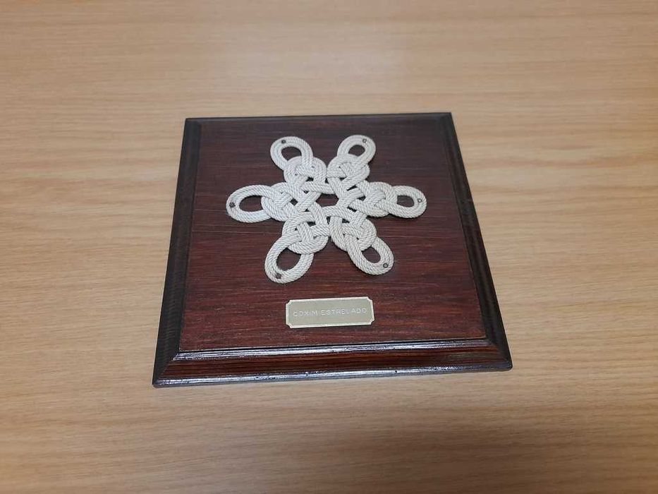 Quadros com Nó (Coxim Estrelado 20 x 20 cm e 24 x 24 cm)