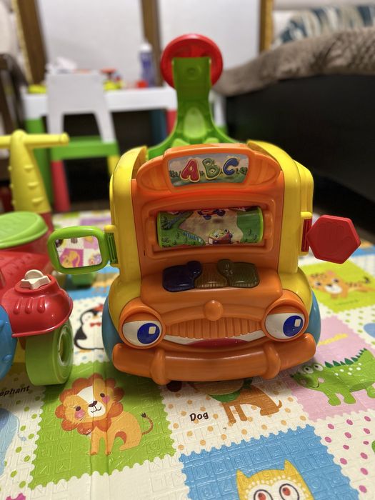 Дитячий транспорт, толокар, біговел та автобус