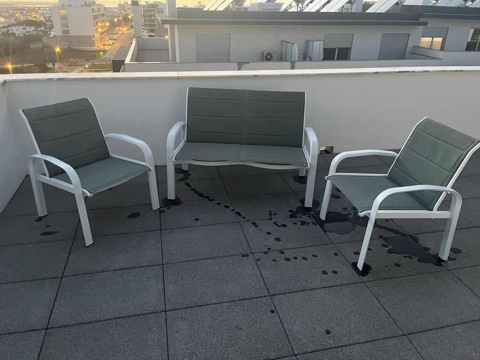 Conjunto de cadeiras jardim