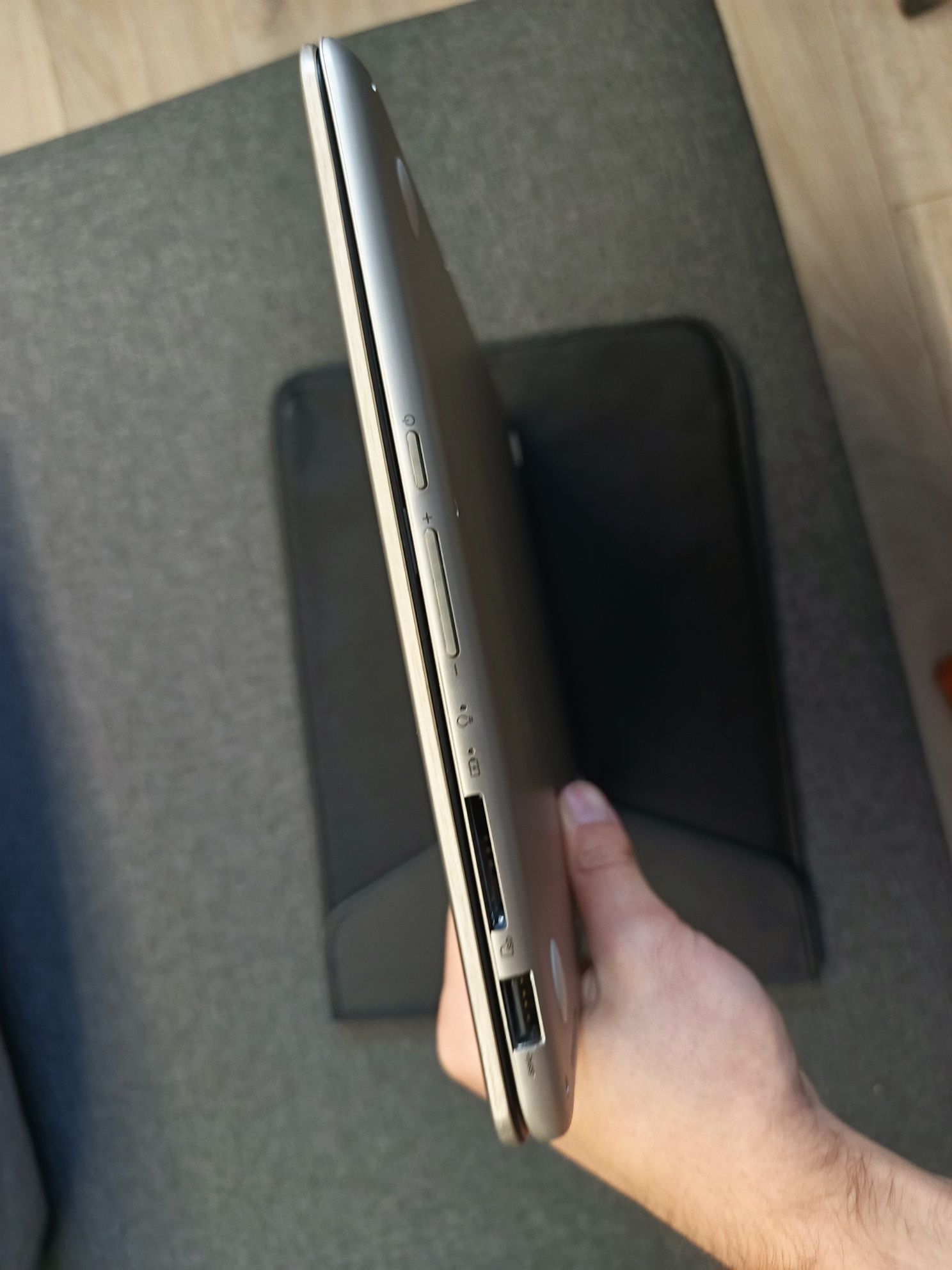 Asus ZenBook flip