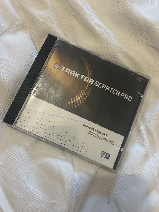 Placa Native Instruments Audio 8 DJ