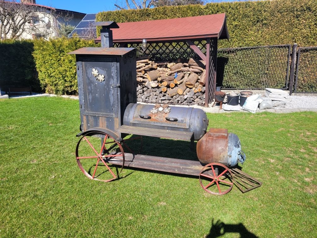 Grill wędzarka lokomotywa smoker grilo-wędzarka grill wędzarnik