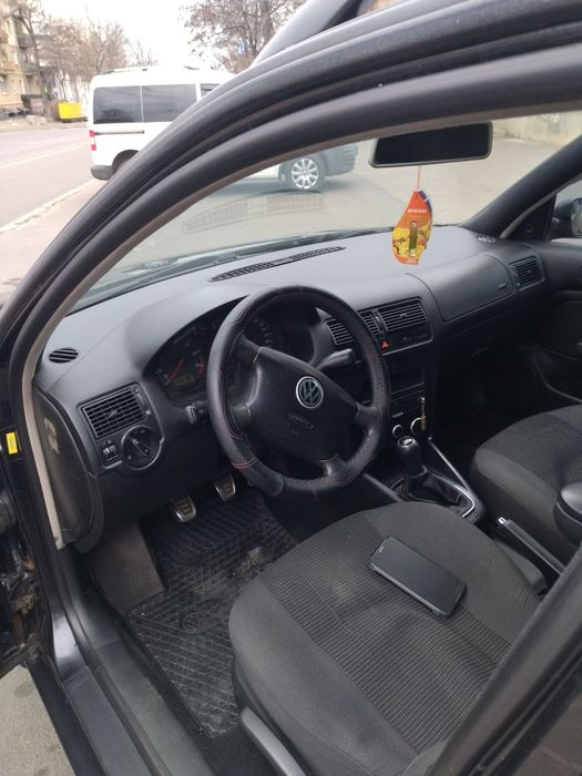 Volkswagen golf 1.6 mpi