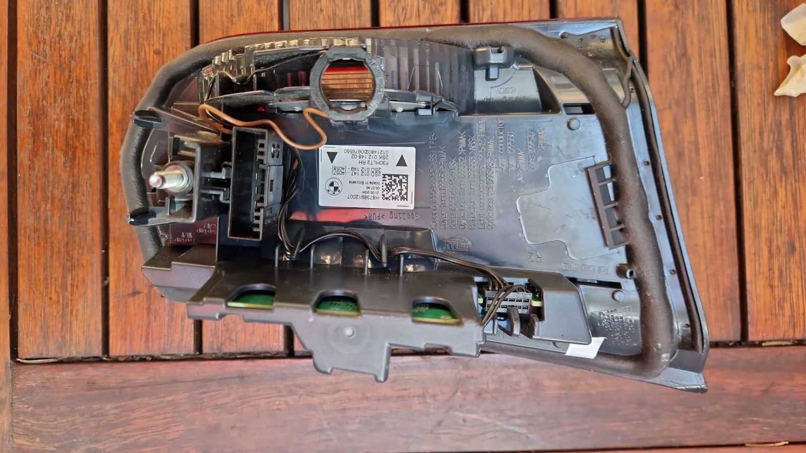BMW F30 F31 Lampa tylna lewa w klapie NOWA oryginał lewy tył