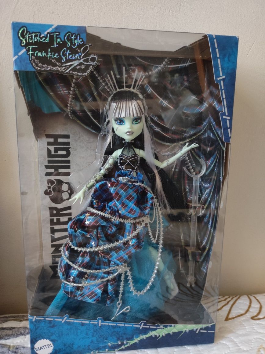 Monster High Frankie Stein Stitched in style