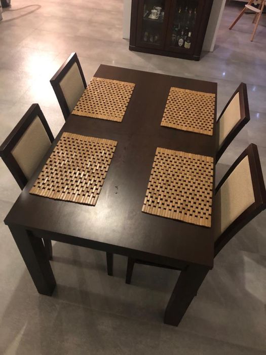 Sprzedam stół z firmy Wójcik z 4 krzesłami