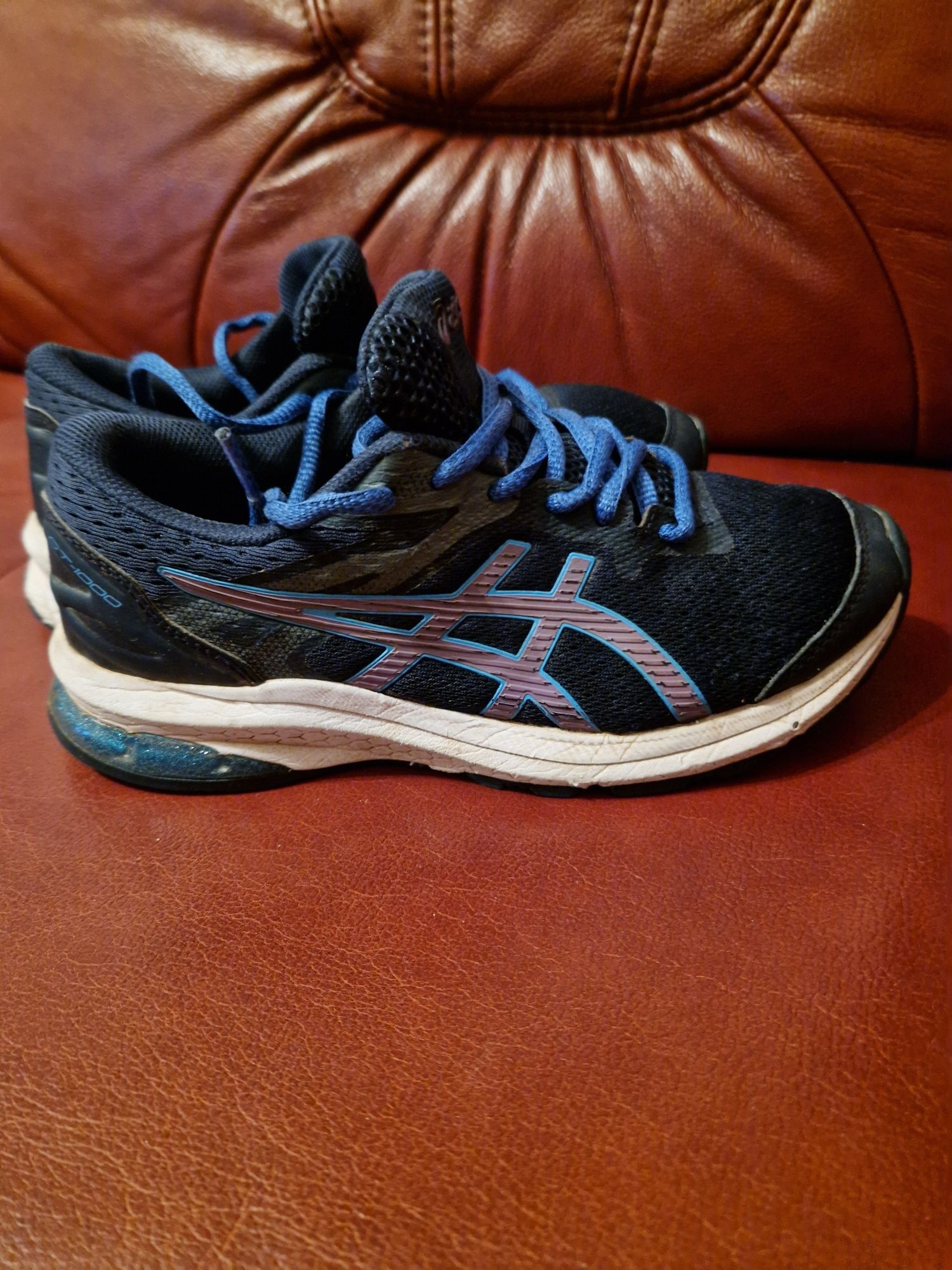 Buty sportowe asics r 36.5