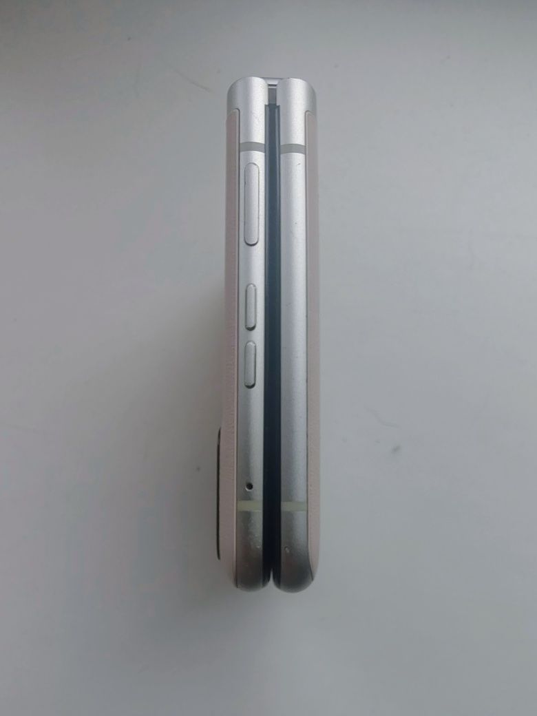 Motorola razr 40