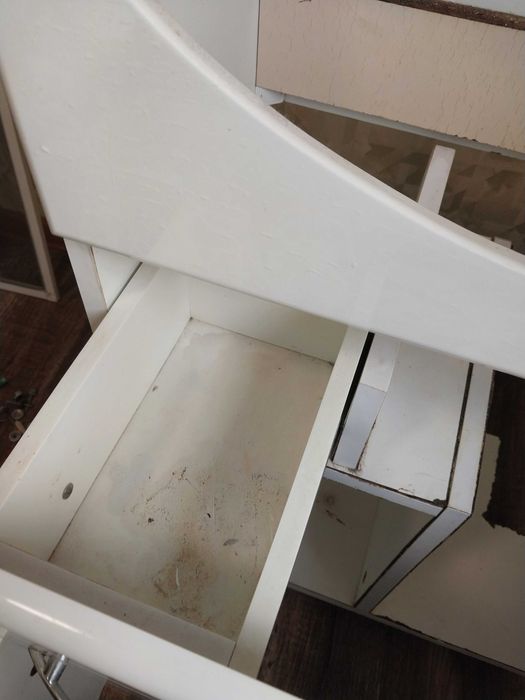 Тумба в ванну кімнату