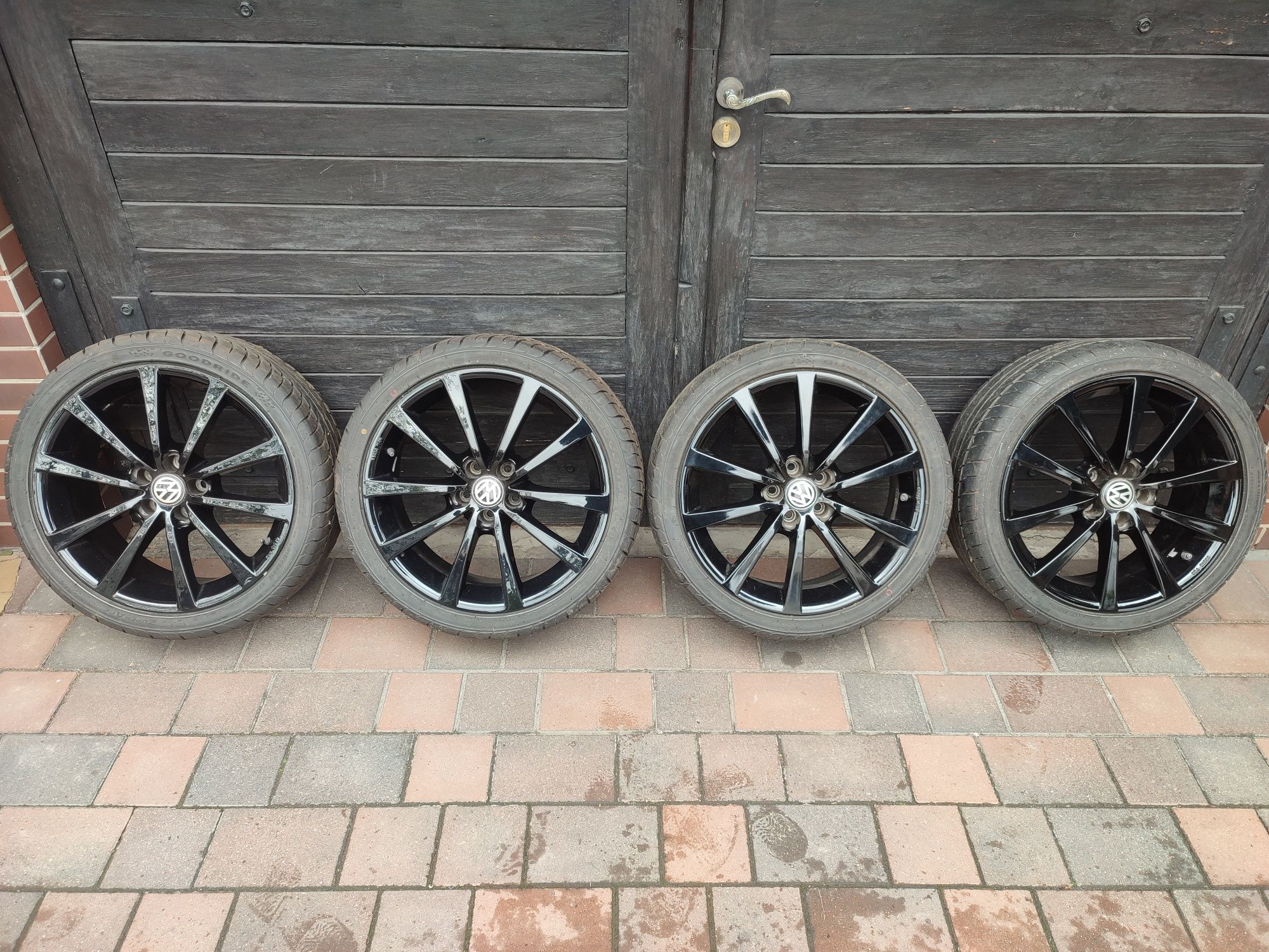 Koła alufelgi 5x100, 17" 215/40r17, VW, VAG Czarne Połysk