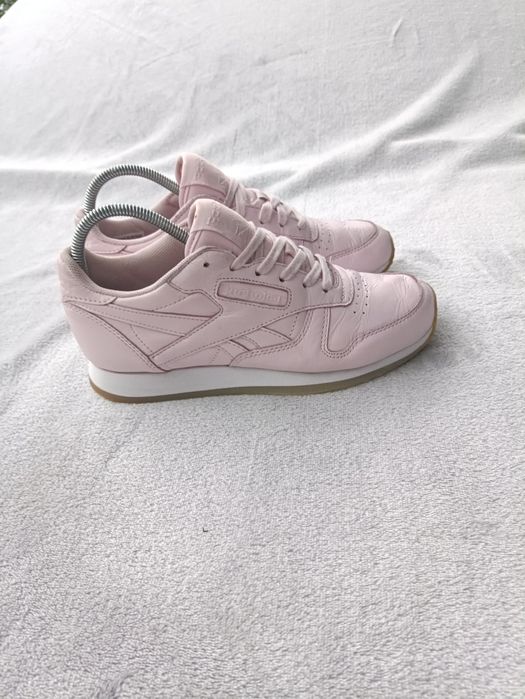 Жіночі кросівки шкіра Reebok р36
