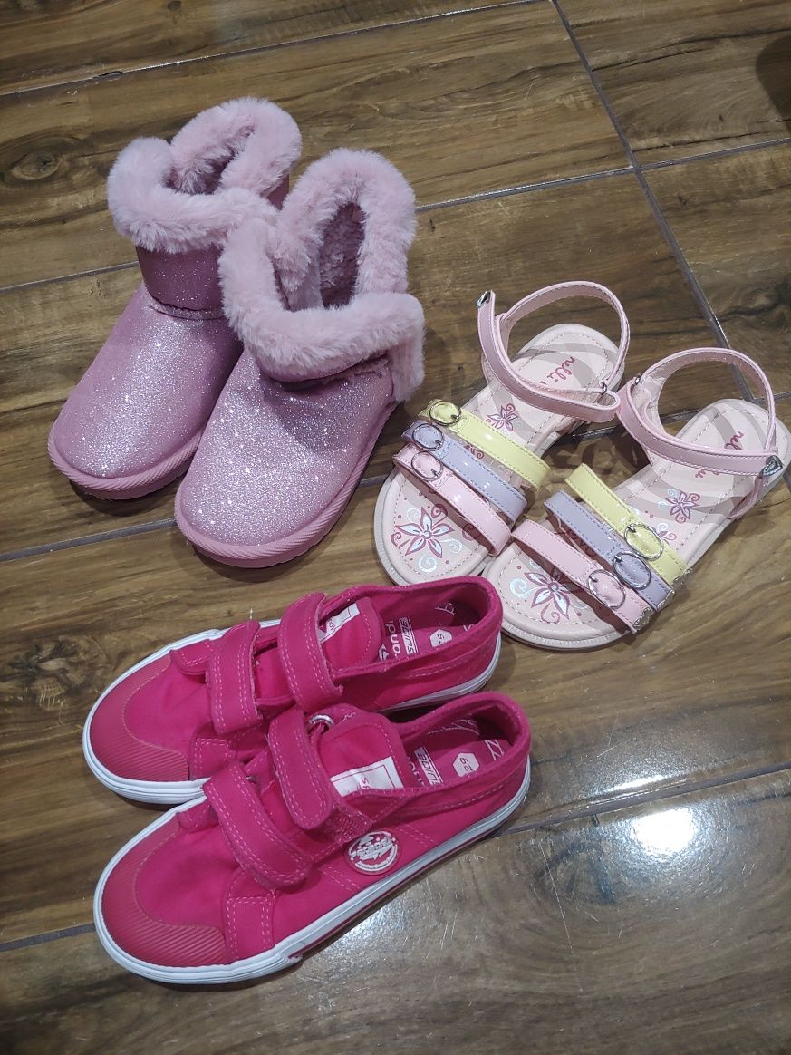 Różowa paczka butów dla dziewczynki 29