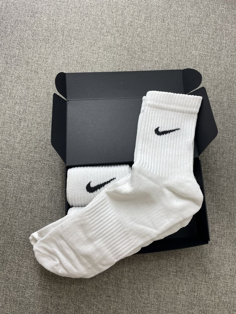 Nike Wysokie Białe Skarpety 4 pary 42/46